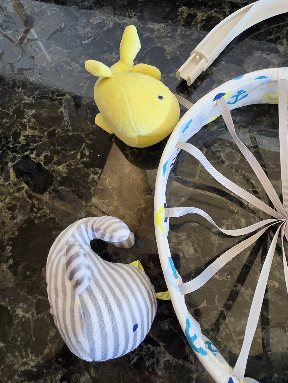 Circo Whales 'n Waves  Nursery Set & Musical Mobile